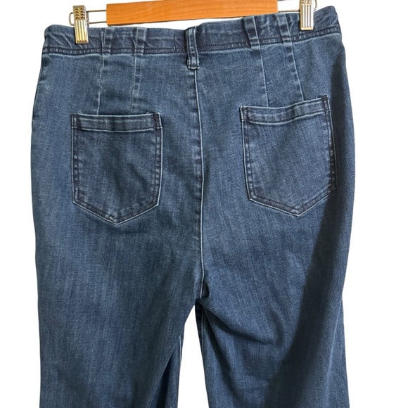 Pilcro High-Rise Pull-On Retro Flare Jeans Size 32 - Picture 7 of 7